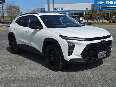 New 2026 Chevrolet Trax ACTIV image 3