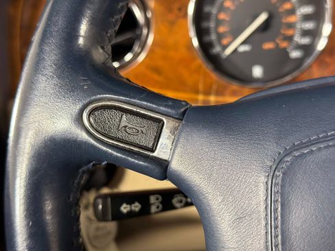 Used 2000 Rolls-Royce Corniche RWD image 38
