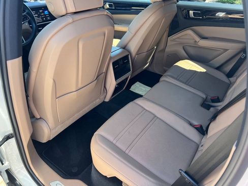 Used 2019 Porsche Cayenne AWD/4WD image 19