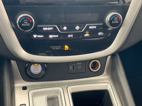 Used 2018 Nissan Murano SV AWD/4WD image 17