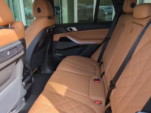 Used 2024 BMW X5 xDrive40i w/ Premium Package AWD/4WD image 23
