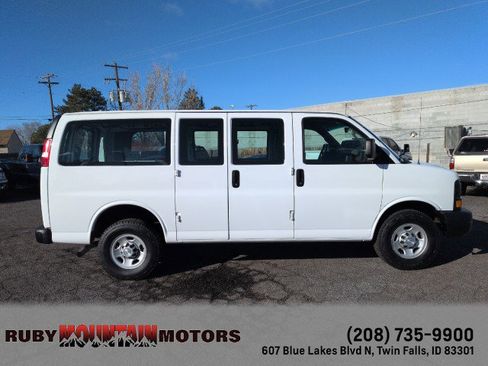 Used 2016 Chevrolet Express 2500 image 8