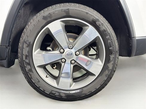 Used 2015 Jeep Grand Cherokee Limited w/ Luxury Group II image 33