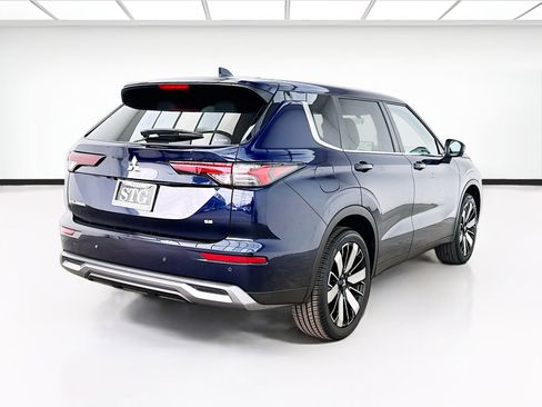 Used 2025 Mitsubishi Outlander SE AWD/4WD image 4