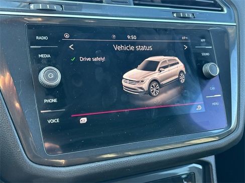 Used 2022 Volkswagen Tiguan SE R-Line image 30