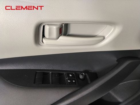 Used 2025 Toyota Corolla LE FWD image 19