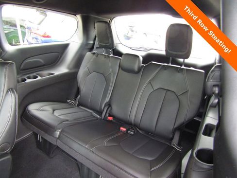 New 2026 Chrysler Pacifica Select w/ S Appearance Package image 19