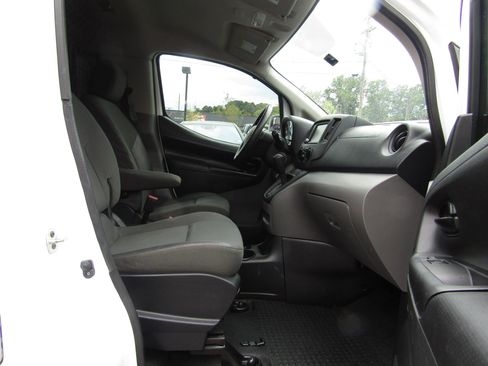 Used 2021 Nissan NV200 SV image 9