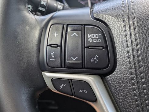 Used 2018 Toyota Highlander SE AWD/4WD image 26