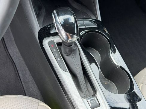 Used 2025 Buick Envista Avenir FWD image 21