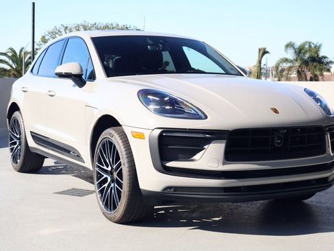 New 2026 Porsche Macan image 7