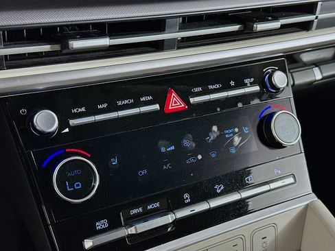 Used 2025 Hyundai Santa Fe SEL image 23