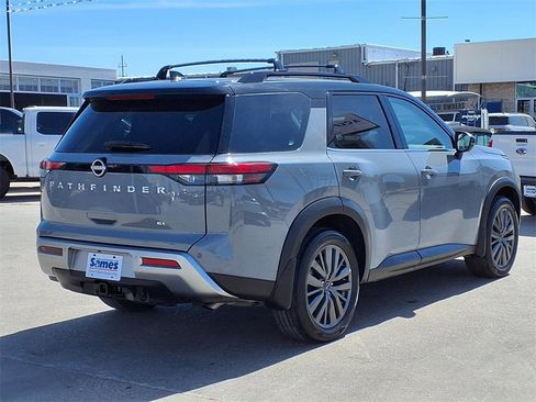 Used 2024 Nissan Pathfinder SL w/ SL Premium Package image 7
