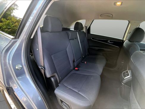 Used 2019 Kia Sorento L FWD image 19
