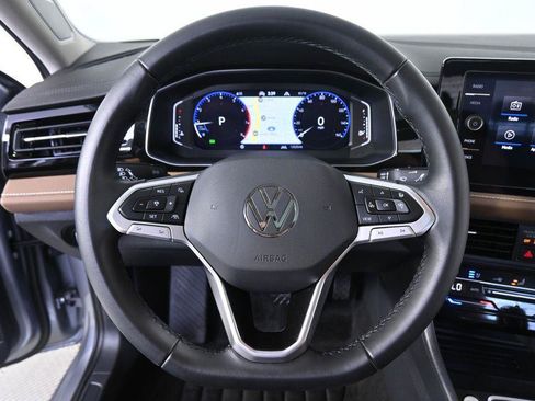 Used 2025 Volkswagen Jetta SEL FWD image 9