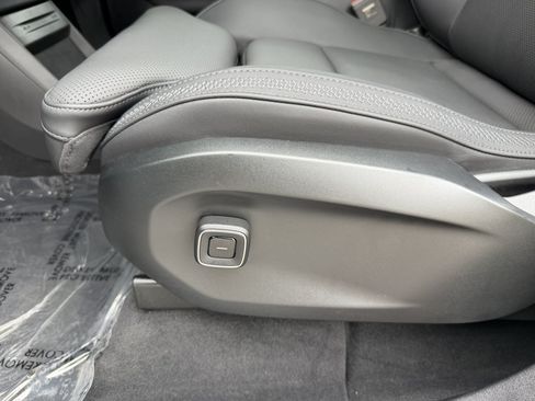 Used 2025 Volvo EX90 Plus AWD/4WD image 30