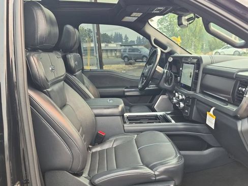 Used 2026 Ford F450 Platinum w/ FX4 Off-Road Package AWD/4WD image 31