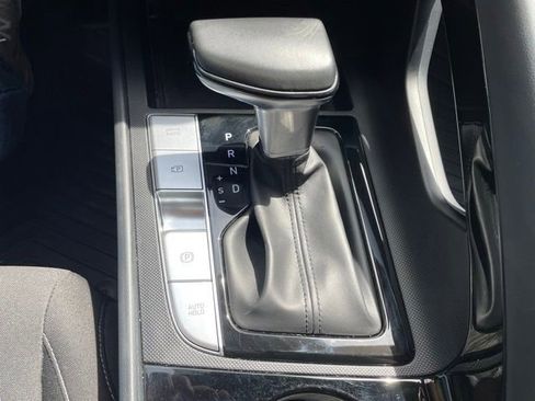 Used 2022 Hyundai Elantra SEL w/ Convenience Package FWD image 20