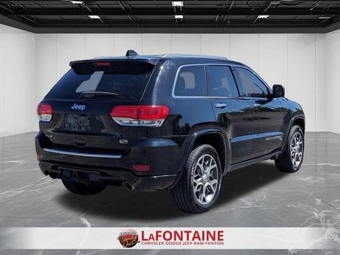 Used 2019 Jeep Grand Cherokee Overland AWD/4WD image 5