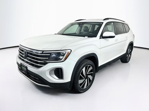 Used 2025 Volkswagen Atlas SE FWD image 3
