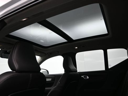 New 2025 Volvo XC40 B5 Plus w/ Climate Package AWD/4WD image 23