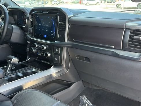 Used 2025 Ford F150 Platinum image 41