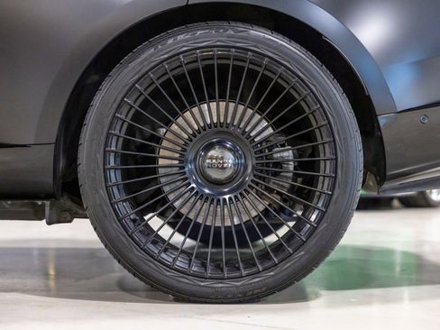 Used 2023 Land Rover Range Rover SE image 16