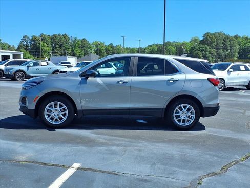Used 2024 Chevrolet Equinox LT FWD image 17