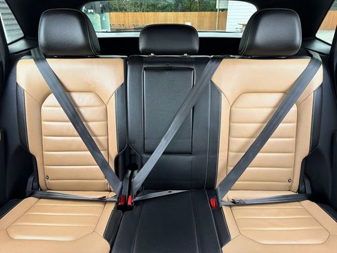 Used 2022 Volkswagen Atlas Cross Sport SEL Premium R-Line image 34