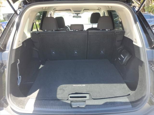 Used 2023 Nissan Rogue SV FWD image 7