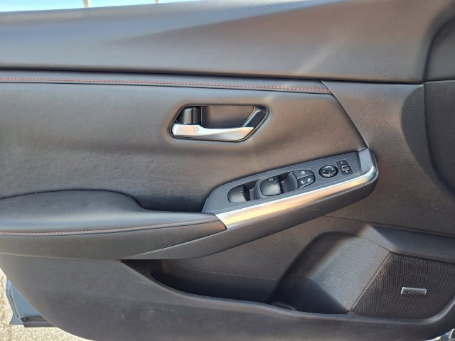 Used 2025 Nissan Sentra SR w/ SR Premium Package FWD image 34