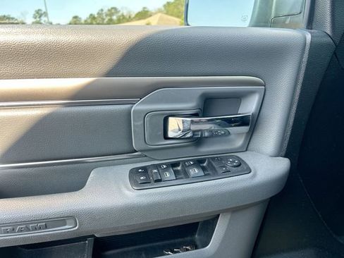 Used 2018 RAM 1500 Classic SLT image 16