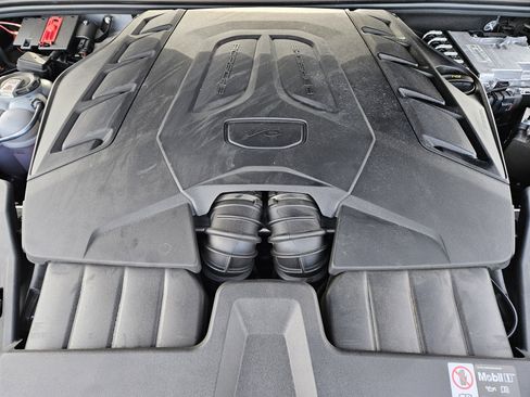 Certified 2025 Porsche Cayenne S image 30