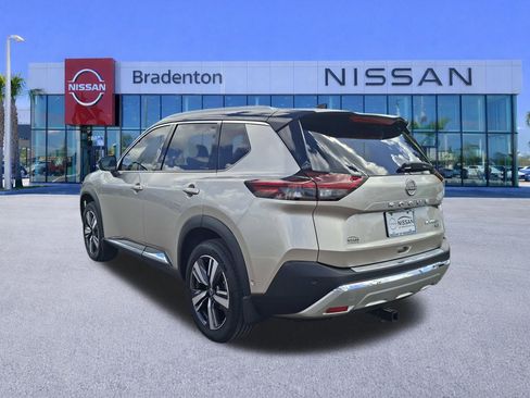 Certified 2022 Nissan Rogue Platinum w/ Head-Up Display Package image 7