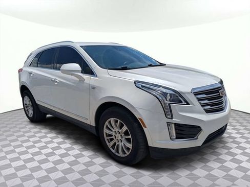 Used 2017 Cadillac XT5 FWD image 2