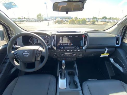 New 2025 Nissan Frontier SV w/ SV Convenience Package image 15