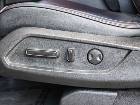 Certified 2025 Honda Pilot Black Edition image 21