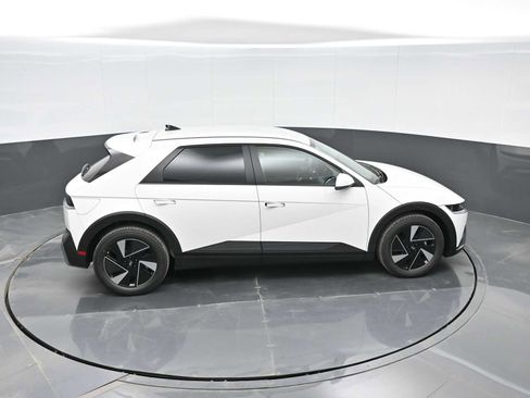 New 2025 Hyundai Ioniq 5 SE image 27