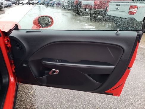 Used 2019 Dodge Challenger SXT image 15