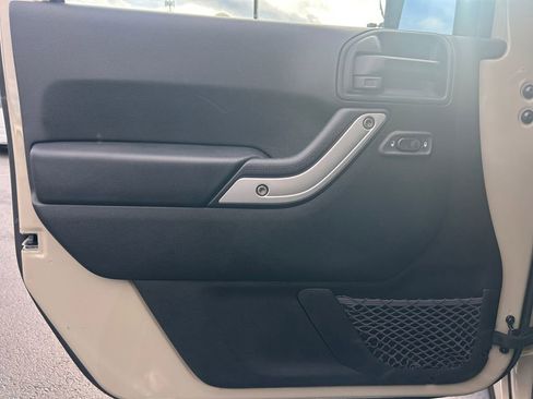 Used 2017 Jeep Wrangler Unlimited Sahara w/ Max Tow Package image 22