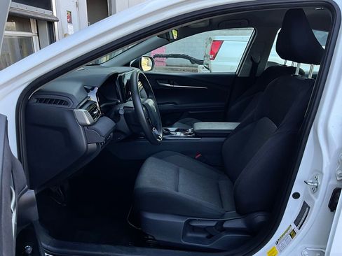 Used 2025 Toyota Camry LE image 10