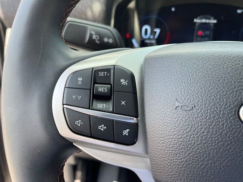 Used 2025 Ford Explorer Active w/ Active Comfort Package image 31