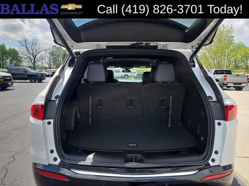 Used 2022 Buick Enclave Essence w/ Sport Touring Edition FWD image 26
