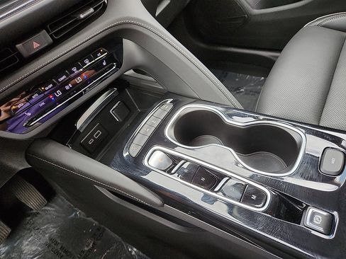 Used 2023 Buick Envision Essence image 12