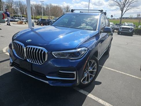 Used 2022 BMW X5 xDrive45e w/ Executive Package image 1