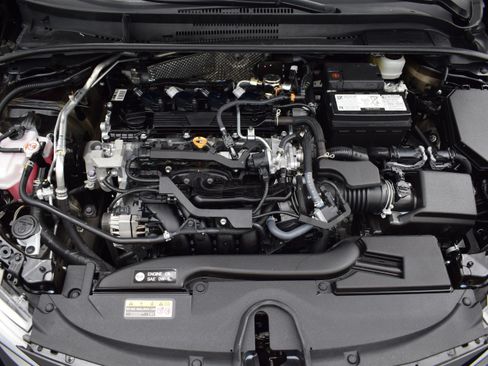 Used 2025 Toyota Corolla LE FWD image 9