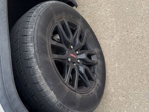 Used 2020 GMC Sierra 1500 Elevation w/ Elevation Value Package image 11