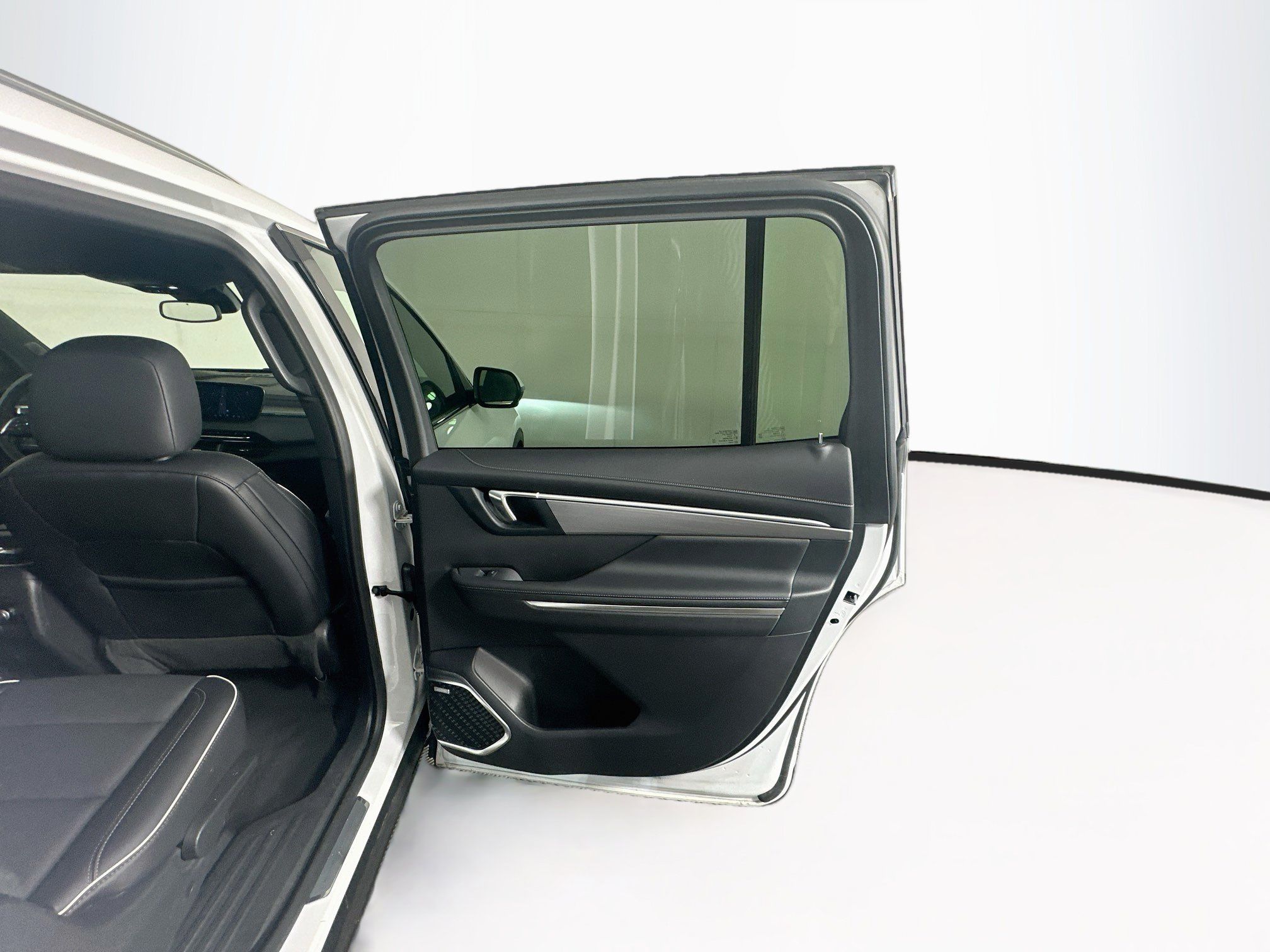 Used 2025 Buick Enclave Preferred FWD image 32