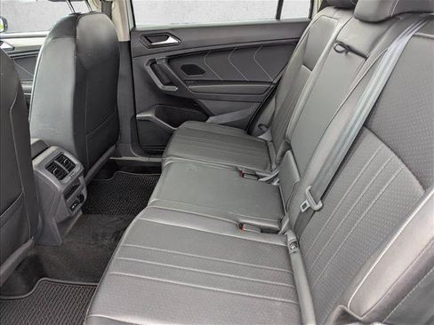Used 2024 Volkswagen Tiguan SE AWD/4WD image 24