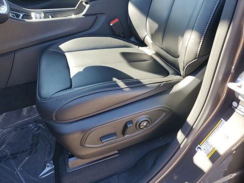 New 2025 Jeep Grand Cherokee Limited w/ Black Appearance Package image 21